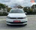 Белый Фольксваген Туран, объемом двигателя 1.97 л и пробегом 203 тыс. км за 16900 $, фото 1 на Automoto.ua