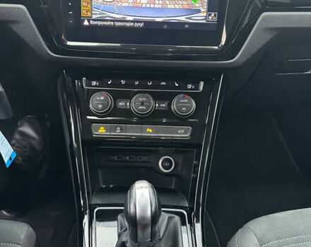 Білий Фольксваген Туран, об'ємом двигуна 2 л та пробігом 263 тис. км за 18700 $, фото 10 на Automoto.ua