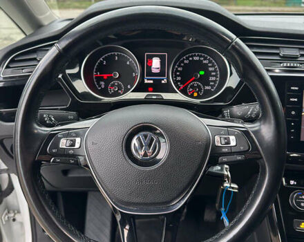 Білий Фольксваген Туран, об'ємом двигуна 2 л та пробігом 263 тис. км за 18700 $, фото 11 на Automoto.ua