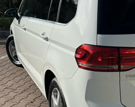 Белый Фольксваген Туран, объемом двигателя 2 л и пробегом 220 тыс. км за 18390 $, фото 13 на Automoto.ua