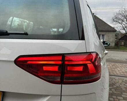 Білий Фольксваген Туран, об'ємом двигуна 2 л та пробігом 263 тис. км за 18700 $, фото 27 на Automoto.ua