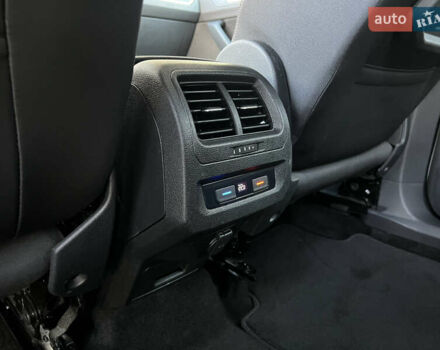 Белый Фольксваген Туран, объемом двигателя 2 л и пробегом 220 тыс. км за 18390 $, фото 52 на Automoto.ua