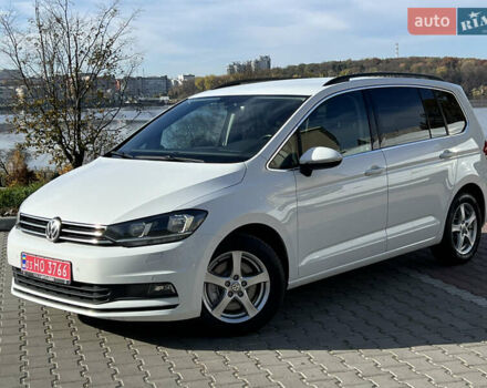 Белый Фольксваген Туран, объемом двигателя 2 л и пробегом 220 тыс. км за 18390 $, фото 4 на Automoto.ua