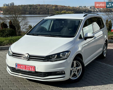 Белый Фольксваген Туран, объемом двигателя 2 л и пробегом 220 тыс. км за 17997 $, фото 5 на Automoto.ua