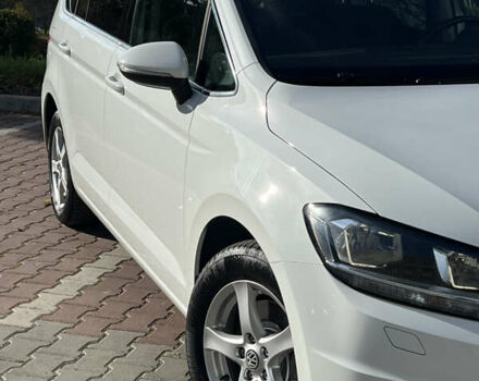 Белый Фольксваген Туран, объемом двигателя 2 л и пробегом 220 тыс. км за 18390 $, фото 24 на Automoto.ua