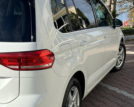 Белый Фольксваген Туран, объемом двигателя 2 л и пробегом 220 тыс. км за 17997 $, фото 34 на Automoto.ua