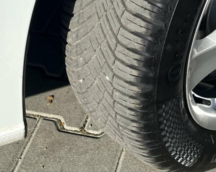 Белый Фольксваген Туран, объемом двигателя 2 л и пробегом 220 тыс. км за 17997 $, фото 38 на Automoto.ua