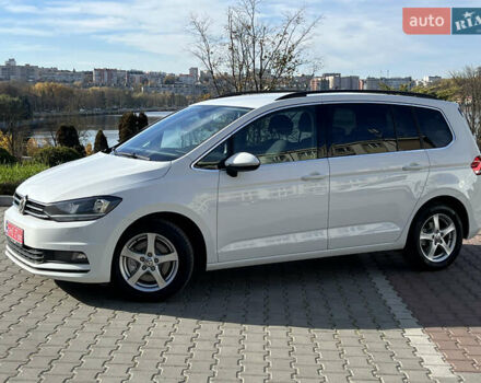 Белый Фольксваген Туран, объемом двигателя 2 л и пробегом 220 тыс. км за 18390 $, фото 5 на Automoto.ua