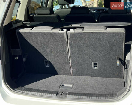 Белый Фольксваген Туран, объемом двигателя 2 л и пробегом 220 тыс. км за 17997 $, фото 39 на Automoto.ua