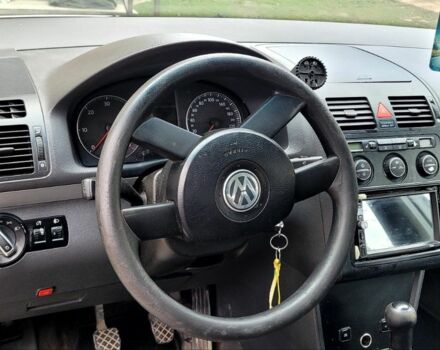 Белый Фольксваген Туран, объемом двигателя 2 л и пробегом 578 тыс. км за 2000 $, фото 8 на Automoto.ua