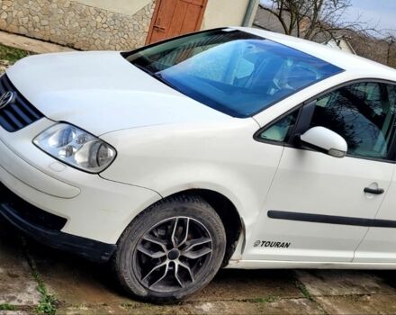 Белый Фольксваген Туран, объемом двигателя 2 л и пробегом 578 тыс. км за 2000 $, фото 1 на Automoto.ua