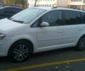Белый Фольксваген Туран, объемом двигателя 1.4 л и пробегом 160 тыс. км за 7500 $, фото 1 на Automoto.ua