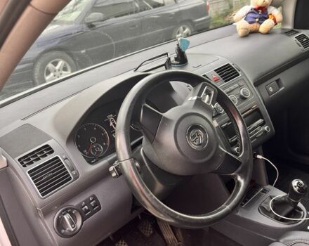 Білий Фольксваген Туран, об'ємом двигуна 1.6 л та пробігом 360 тис. км за 8700 $, фото 2 на Automoto.ua