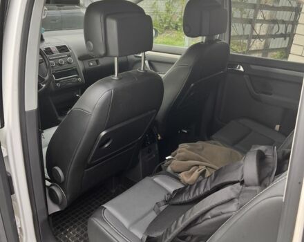 Білий Фольксваген Туран, об'ємом двигуна 1.6 л та пробігом 360 тис. км за 8700 $, фото 1 на Automoto.ua