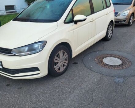 Білий Фольксваген Туран, об'ємом двигуна 2 л та пробігом 3 тис. км за 15221 $, фото 1 на Automoto.ua