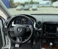 Белый Фольксваген Туран, объемом двигателя 3 л и пробегом 260 тыс. км за 21500 $, фото 16 на Automoto.ua