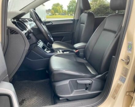 Белый Фольксваген Туран, объемом двигателя 2 л и пробегом 42 тыс. км за 11500 $, фото 9 на Automoto.ua