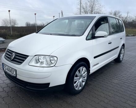 Белый Фольксваген Туран, объемом двигателя 1.9 л и пробегом 500 тыс. км за 2950 $, фото 1 на Automoto.ua