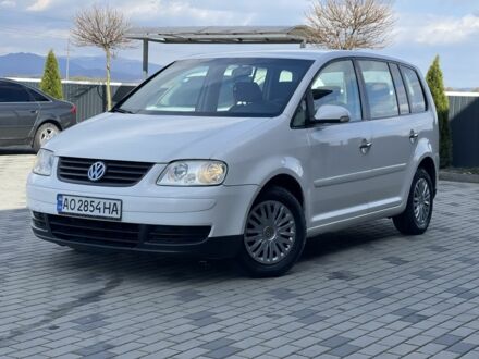 Фольксваген Туран 2005 в Хусте на Automoto.ua Белый Фольксваген Туран, объемом двигателя 1.9 л и пробегом 275 тыс. км за 5300 $, фото 1 на Automoto.ua