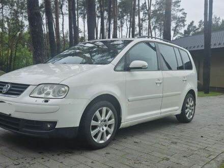 Фольксваген Туран 2006 в Житомире на Automoto.ua Белый Фольксваген Туран, объемом двигателя 0 л и пробегом 297 тыс. км за 2253 $, фото 1 на Automoto.ua