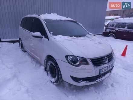 Білий Фольксваген Туран, об'ємом двигуна 1.39 л та пробігом 157 тис. км за 4850 $, фото 1 на Automoto.ua