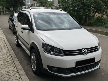 Белый Фольксваген Туран, объемом двигателя 1.39 л и пробегом 280 тыс. км за 9950 $, фото 1 на Automoto.ua