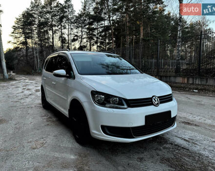 Белый Фольксваген Туран, объемом двигателя 1.4 л и пробегом 285 тыс. км за 6600 $, фото 1 на Automoto.ua