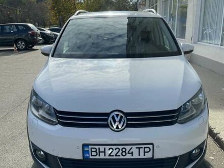 Белый Фольксваген Туран, объемом двигателя 1.4 л и пробегом 180 тыс. км за 9450 $, фото 1 на Automoto.ua