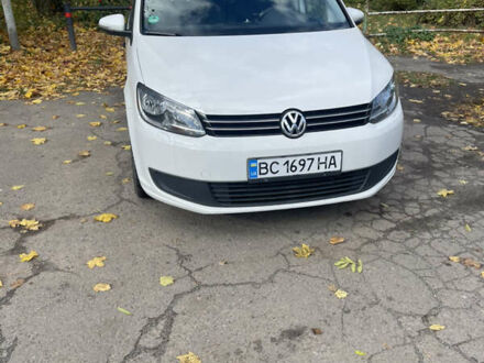 Фольксваген Туран 2012 в Львове на Automoto.ua Белый Фольксваген Туран, объемом двигателя 1.6 л и пробегом 140 тыс. км за 12700 $, фото 1 на Automoto.ua