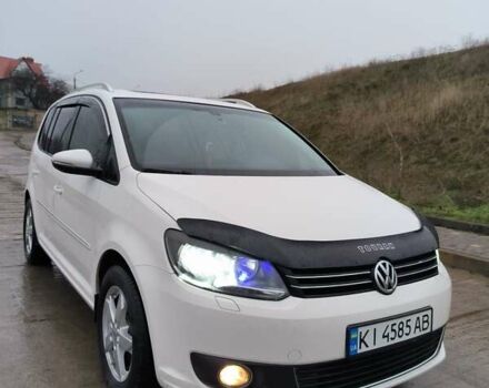 Белый Фольксваген Туран, объемом двигателя 1.98 л и пробегом 330 тыс. км за 11500 $, фото 1 на Automoto.ua