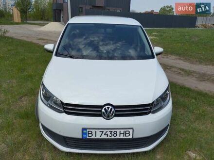 Фольксваген Туран 2014 у Кременчуге на Automoto.ua Білий Фольксваген Туран, об'ємом двигуна 1.6 л та пробігом 249 тис. км за 9900 $, фото 1 на Automoto.ua