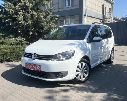 Білий Фольксваген Туран, об'ємом двигуна 1.6 л та пробігом 240 тис. км за 12950 $, фото 1 на Automoto.ua