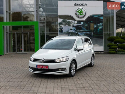 Белый Фольксваген Туран, объемом двигателя 2 л и пробегом 227 тыс. км за 15800 $, фото 1 на Automoto.ua