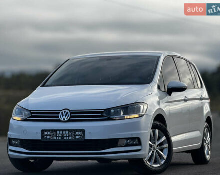 Белый Фольксваген Туран, объемом двигателя 1.97 л и пробегом 199 тыс. км за 15800 $, фото 1 на Automoto.ua