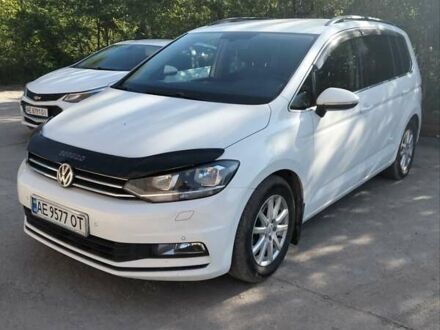 Фольксваген Туран 2017 в Кривом Роге на Automoto.ua Белый Фольксваген Туран, объемом двигателя 1.97 л и пробегом 335 тыс. км за 15000 $, фото 1 на Automoto.ua