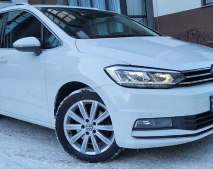 Белый Фольксваген Туран, объемом двигателя 1.97 л и пробегом 218 тыс. км за 16900 $, фото 1 на Automoto.ua