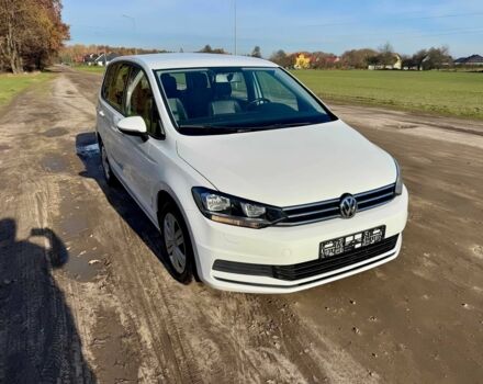 Белый Фольксваген Туран, объемом двигателя 1.6 л и пробегом 45 тыс. км за 8500 $, фото 1 на Automoto.ua