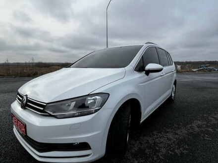 Фольксваген Туран 2020 у Ковель на Automoto.ua Білий Фольксваген Туран, об'ємом двигуна 1.97 л та пробігом 61 тис. км за 25499 $, фото 1 на Automoto.ua