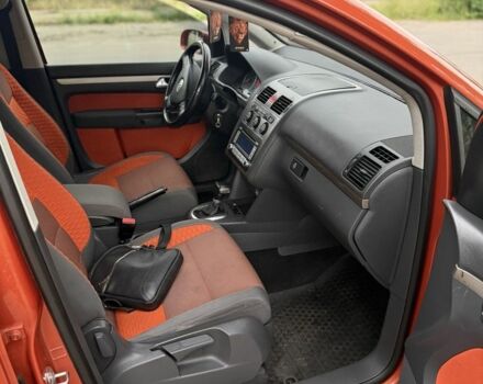 Бежевый Фольксваген Туран, объемом двигателя 1.4 л и пробегом 230 тыс. км за 5999 $, фото 7 на Automoto.ua