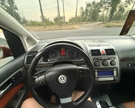 Бежевый Фольксваген Туран, объемом двигателя 1.4 л и пробегом 230 тыс. км за 5999 $, фото 11 на Automoto.ua