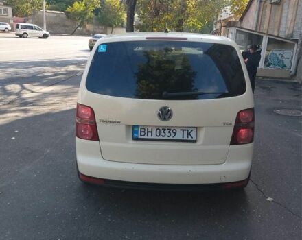 Бежевый Фольксваген Туран, объемом двигателя 1.9 л и пробегом 320 тыс. км за 6800 $, фото 1 на Automoto.ua