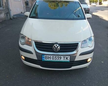 Бежевый Фольксваген Туран, объемом двигателя 1.9 л и пробегом 300 тыс. км за 6500 $, фото 6 на Automoto.ua