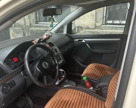 Бежевый Фольксваген Туран, объемом двигателя 1.9 л и пробегом 320 тыс. км за 6800 $, фото 7 на Automoto.ua