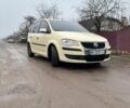 Бежевый Фольксваген Туран, объемом двигателя 1.9 л и пробегом 335 тыс. км за 3200 $, фото 1 на Automoto.ua
