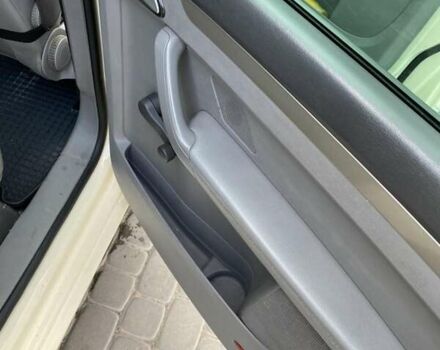 Бежевый Фольксваген Туран, объемом двигателя 2 л и пробегом 266 тыс. км за 6650 $, фото 11 на Automoto.ua