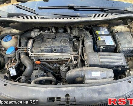 Бежевий Фольксваген Туран, об'ємом двигуна 1.9 л та пробігом 266 тис. км за 7300 $, фото 5 на Automoto.ua