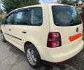 Бежевий Фольксваген Туран, об'ємом двигуна 2 л та пробігом 270 тис. км за 6900 $, фото 1 на Automoto.ua