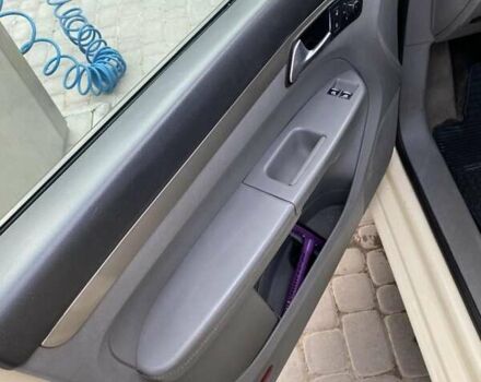 Бежевый Фольксваген Туран, объемом двигателя 2 л и пробегом 266 тыс. км за 6650 $, фото 7 на Automoto.ua