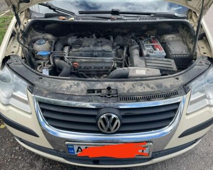 Бежевий Фольксваген Туран, об'ємом двигуна 2 л та пробігом 270 тис. км за 6900 $, фото 6 на Automoto.ua