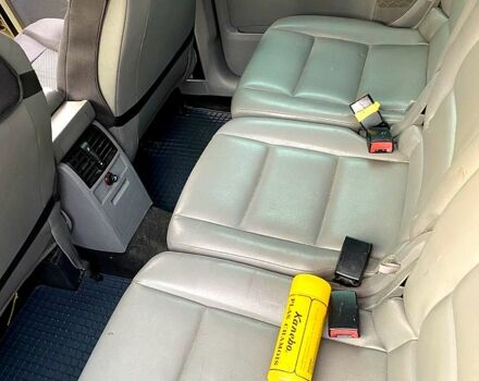 Бежевий Фольксваген Туран, об'ємом двигуна 1.9 л та пробігом 266 тис. км за 7300 $, фото 3 на Automoto.ua